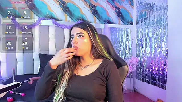 IsaDiiaz online show from 05.14.26