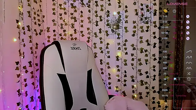 LinaBlossom  online show from 02.01.26