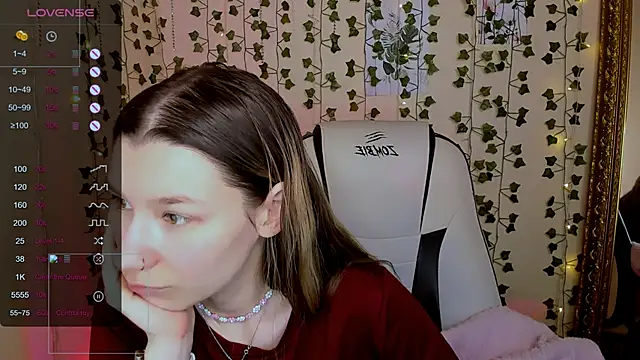 LinaBlossom  online show from 02.04.26