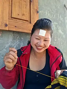 Snapshot of diamond-- chatting on 10.28.25 diamond-- online show from 10.28.25