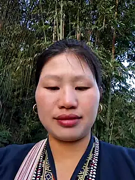 Snapshot of diamond-- chatting on 11.16.25 diamond-- online show from 11.16.25