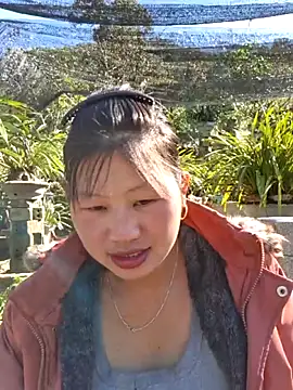 Snapshot of diamond-- chatting on 11.29.25 diamond-- online show from 11.29.25