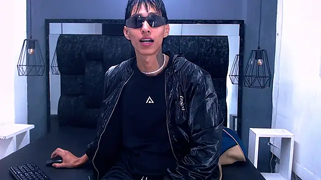 Daniel delux  online show from 10.28.25