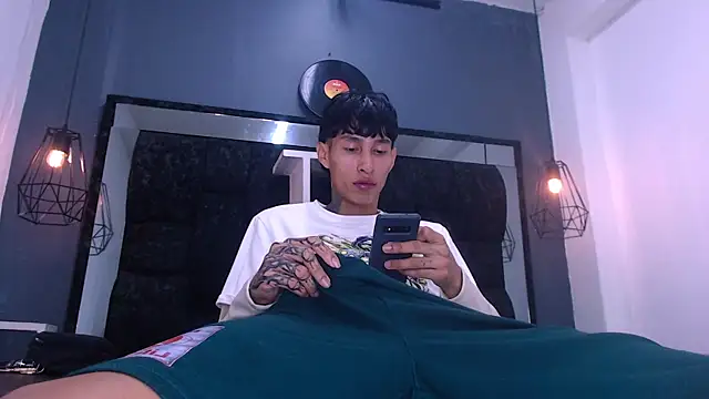 Daniel delux  online show from 11.21.25