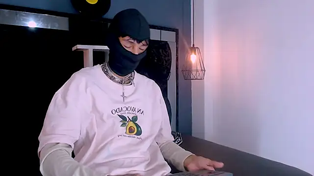 Daniel delux  online show from 11.22.25