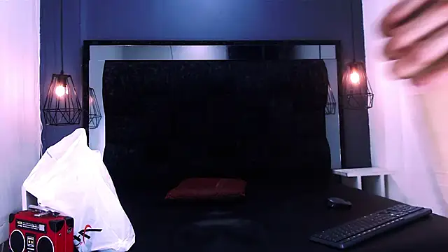 Daniel delux  online show from 11.30.25