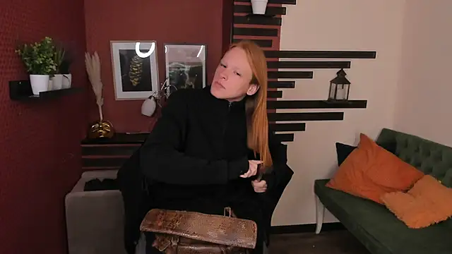 ChloeValentinee online show from 10.14.25