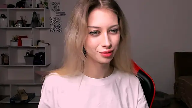 Lori lolii online show from 11.16.25