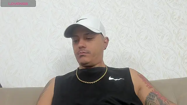 MaximoHall86 online show from 10.10.25