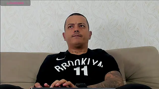 MaximoHall86 online show from 10.28.25