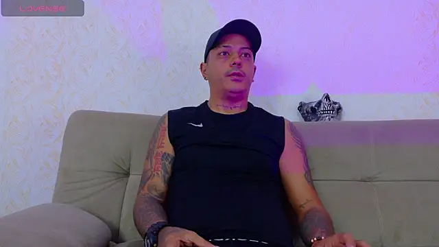 MaximoHall86 online show from 11.01.25