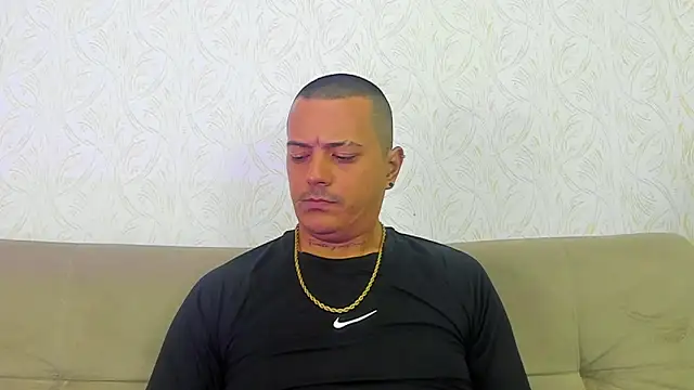 MaximoHall86 online show from 11.05.25