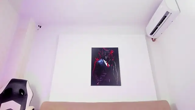 MaximoHall86 online show from 11.15.25