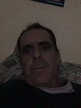 Snapshot of tiago1981pt chatting on 12.18.25 tiago1981pt online show from 12.18.25