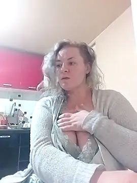 Snapshot of Mommygetnaughty chatting on 10.16.25 Mommygetnaughty online show from 10.16.25