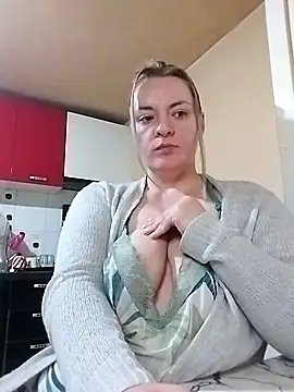 Snapshot of Mommygetnaughty chatting on 11.20.25 Mommygetnaughty online show from 11.20.25