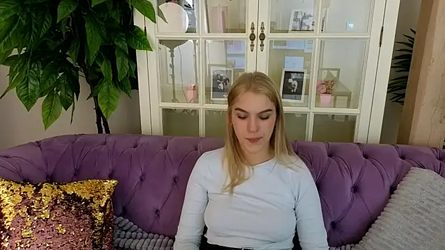 AlinaLiii online show from 04.09.26