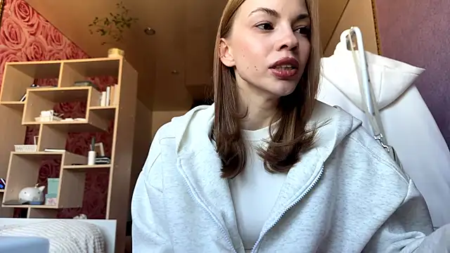 SofiaSmiles online show from 09.21.25
