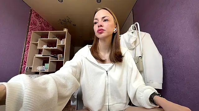 SofiaSmiles online show from 10.05.25