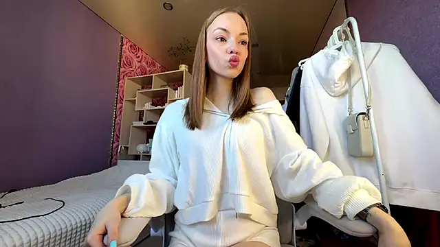 SofiaSmiles online show from 10.06.25