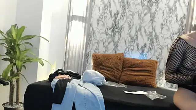 Snapshot of Dulcinea_2 chatting on 10.21.25 Dulcinea 2 online show from 10.21.25