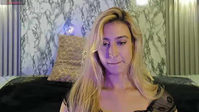 Snapshot of Dulcinea_2 chatting on 11.05.25 Dulcinea 2 online show from 11.05.25