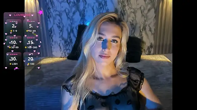 Snapshot of Dulcinea_2 chatting on 11.18.25 Dulcinea 2 online show from 11.18.25