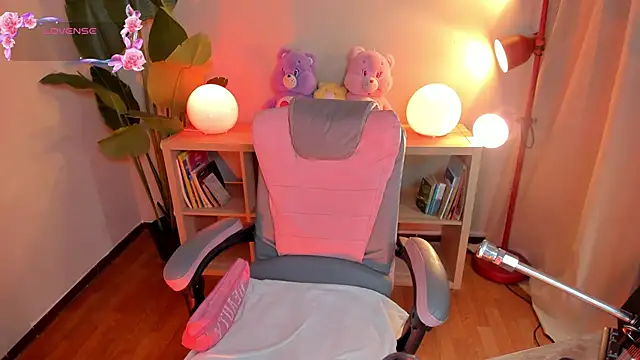 Snapshot of kehlannis_ chatting on 02.17.26 kehlannis online show from 02.17.26