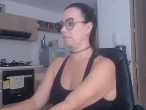 LovePaula online show from 02.19.25