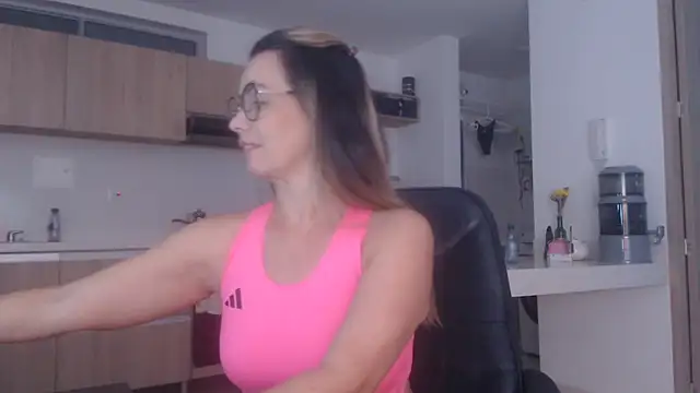 LovePaula online show from 03.11.26