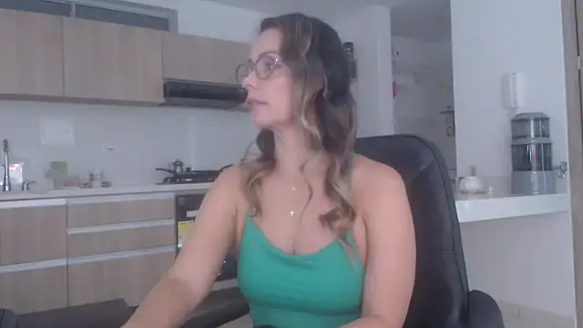 LovePaula online show from 03.23.26