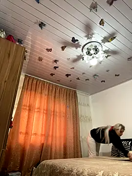 Giullyaxx online show from 11.06.25