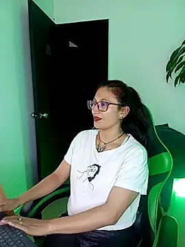 VictoriaSpenser online show from 11.14.25