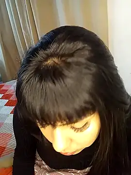 Snapshot of Bulma04 chatting on 10.28.25 Bulma04 online show from 10.28.25