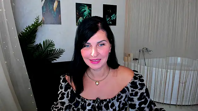 Moon Veloure1 online show from 09.29.25