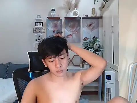 Snapshot of niel_cumshow chatting on 11.17.25 niel cumshow online show from 11.17.25