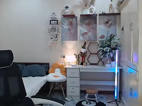 Snapshot of niel_cumshow chatting on 11.20.25 niel cumshow online show from 11.20.25