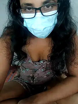 Snapshot of sexybolegirl chatting on 10.25.25 sexybolegirl online show from 10.25.25