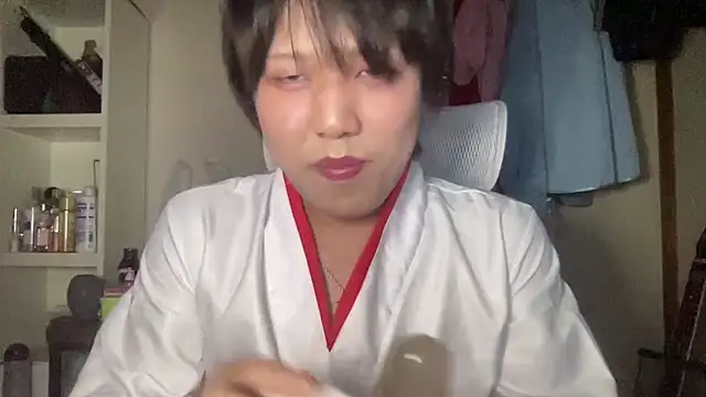 Snapshot of nuu1_221 chatting on 10.25.25 nuu1 221 online show from 10.25.25