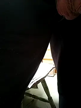 Snapshot of ficosi chatting on 10.30.25 ficosi online show from 10.30.25