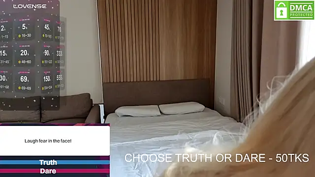 Kim Ryu online show from 11.18.25