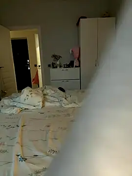 Snapshot of LinaViam chatting on 10.15.25 LinaViam online show from 10.15.25