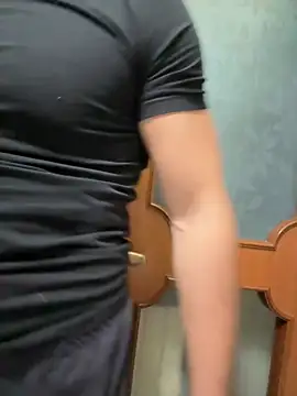 Snapshot of giovan2020 chatting on 11.10.25 giovan2020 online show from 11.10.25