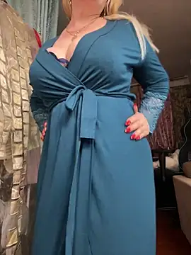 Snapshot of Sweet-blonde chatting on 02.23.26 Sweet-blonde online show from 02.23.26