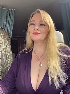 Snapshot of Sweet-blonde chatting on 02.24.26 Sweet-blonde online show from 02.24.26