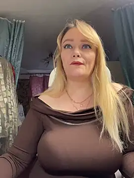 Snapshot of Sweet-blonde chatting on 02.26.26 Sweet-blonde online show from 02.26.26