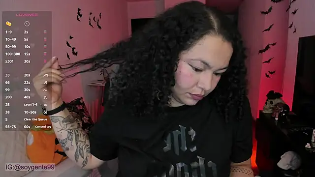 Snapshot of Chubby_Licius chatting on 10.24.25 Chubby Licius online show from 10.24.25