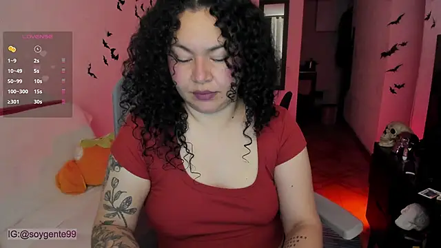 Snapshot of Chubby_Licius chatting on 10.26.25 Chubby Licius online show from 10.26.25