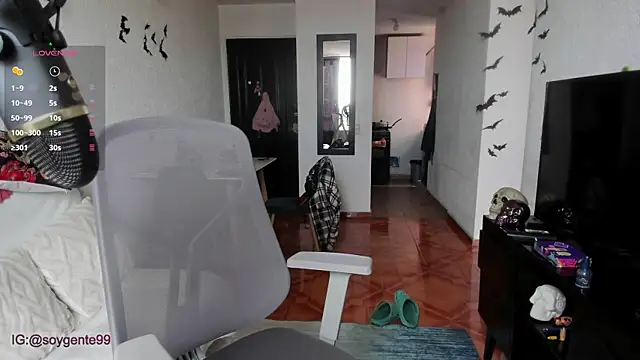 Snapshot of Chubby_Licius chatting on 11.05.25 Chubby Licius online show from 11.05.25