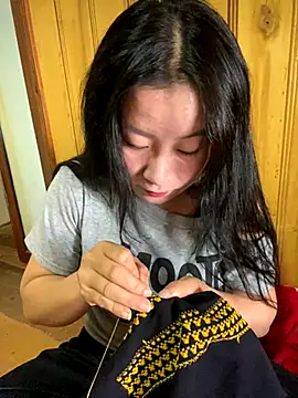 violet-00 online show from 10.02.25